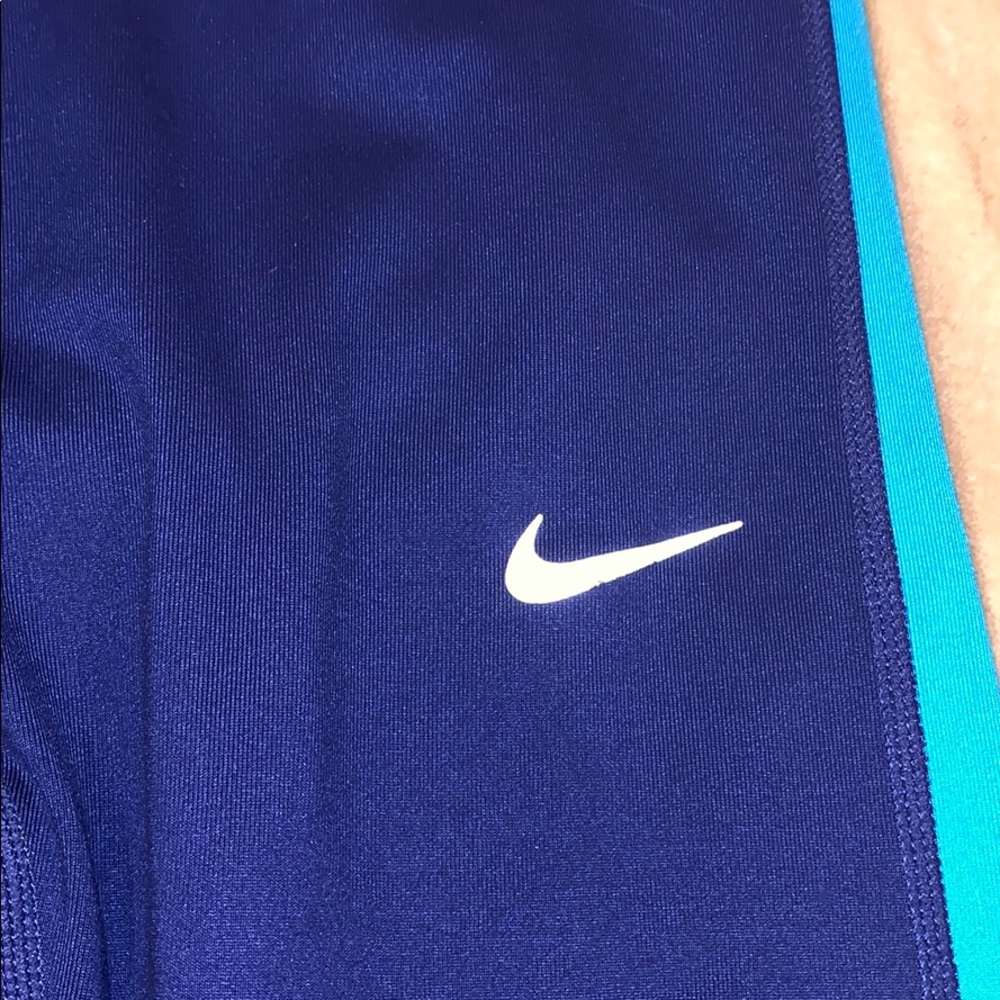 Nike dri-fit crop leggings